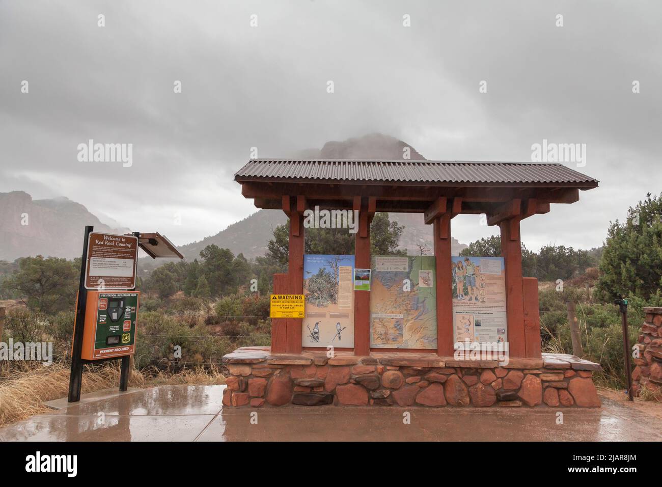 Eintrittspunkt am Red Rock Touristeninformationszentrum, Sedona, Arizona, USA Stockfoto