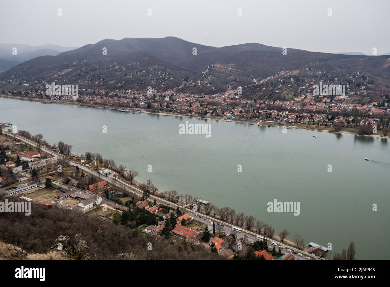 Visegrad: Donauufer und Hügel, Ungarn Stockfoto