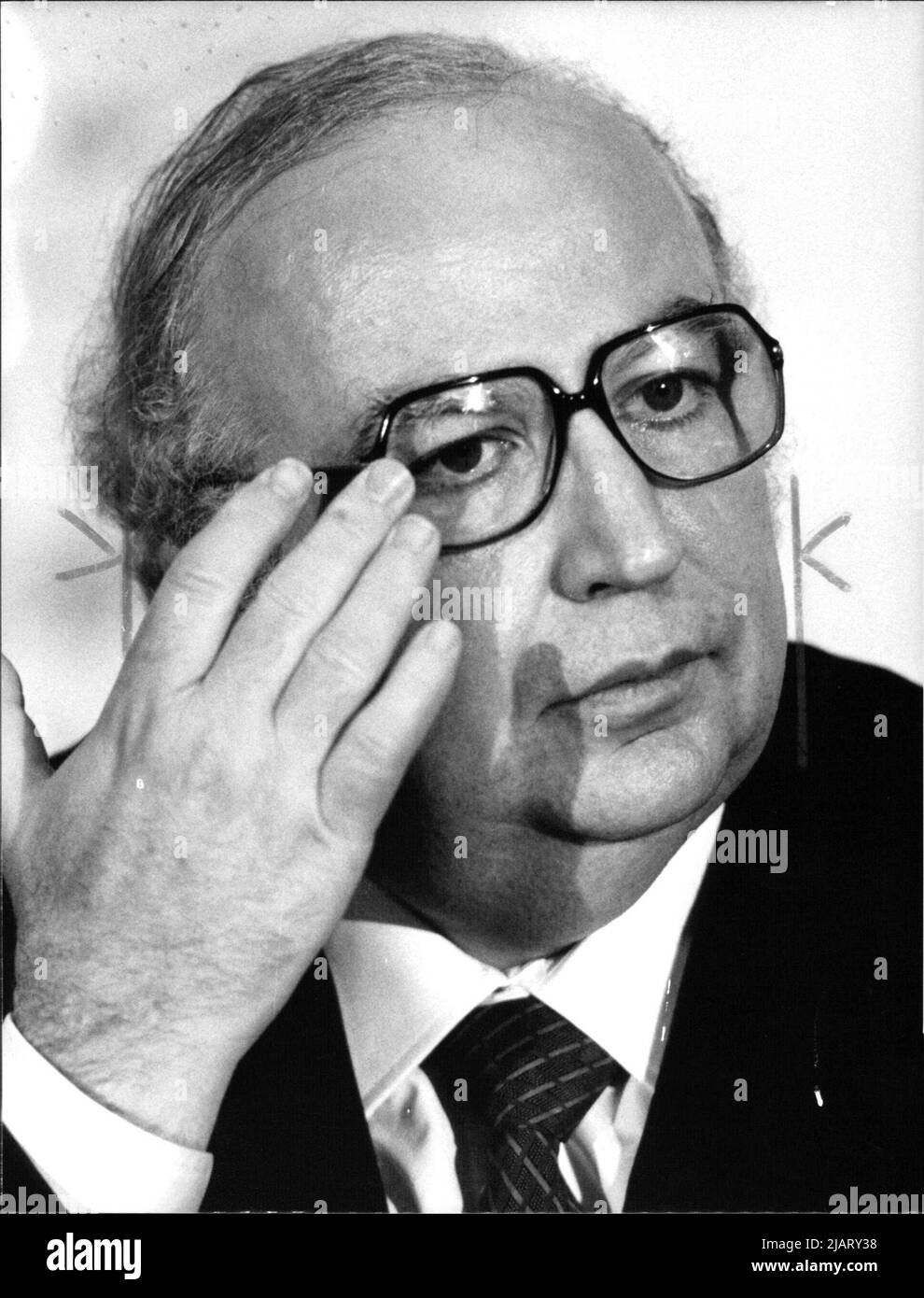 Giovanni Spadolini als der zurückgesprenkten Ministerpräsident von Italien, August 1982. Stockfoto