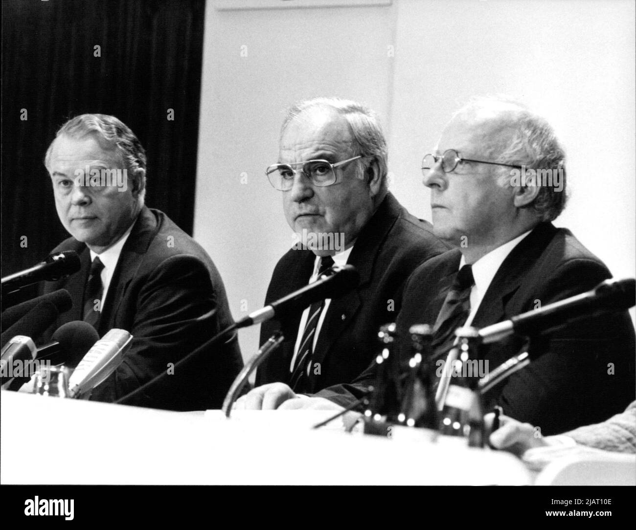 Das Bild zeigt die Politiker Helmut Kohl, Ernst Albrecht und Norbert Blüm bei den Landtagswahlen. Stockfoto