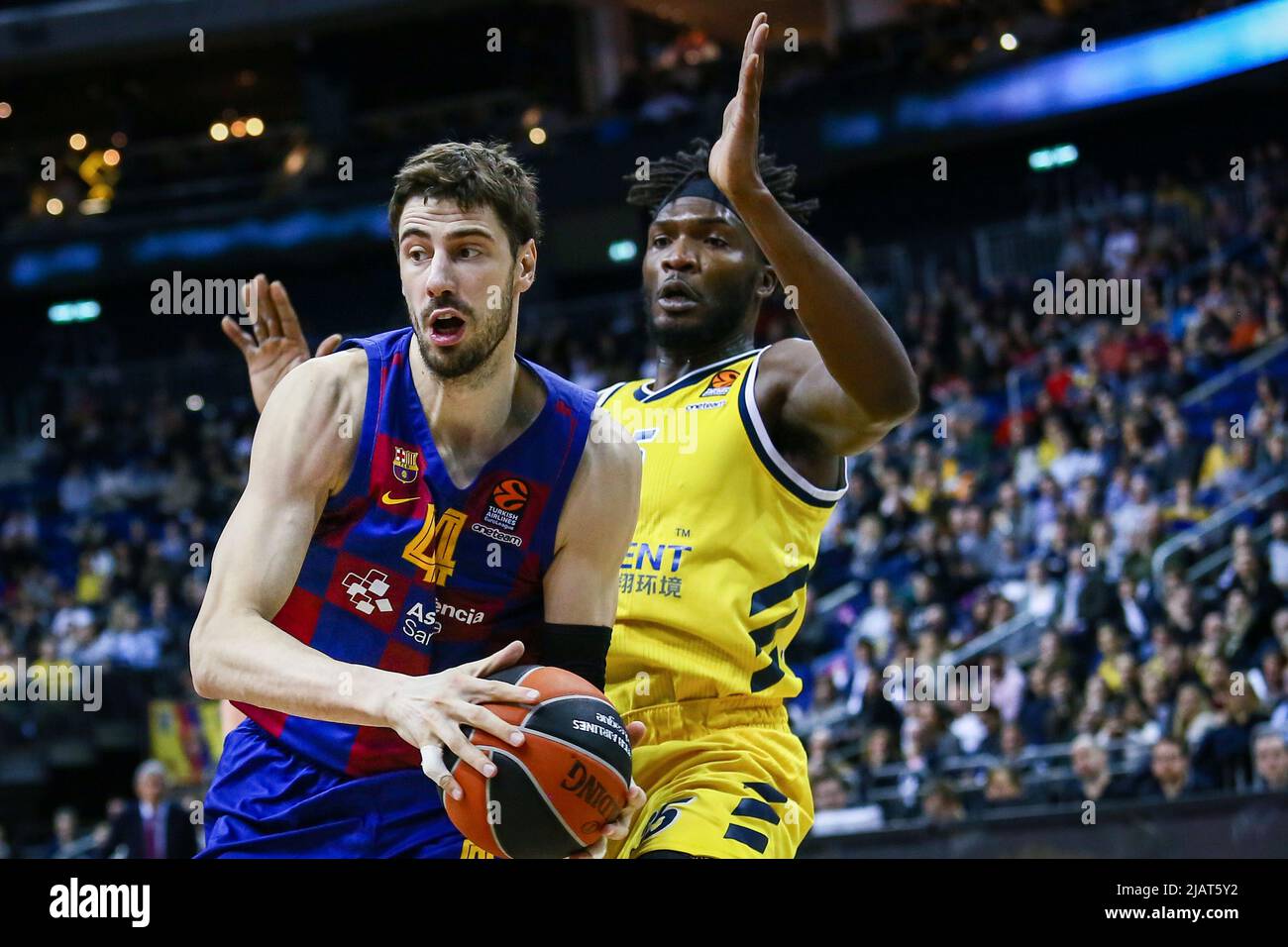 Berlin, 04. März 2020: Ante Tomic vom FC Barcelona Basketball in Aktion während des EuroLeague-Spiels zwischen Alba Berlin und dem FC Barcelona Stockfoto