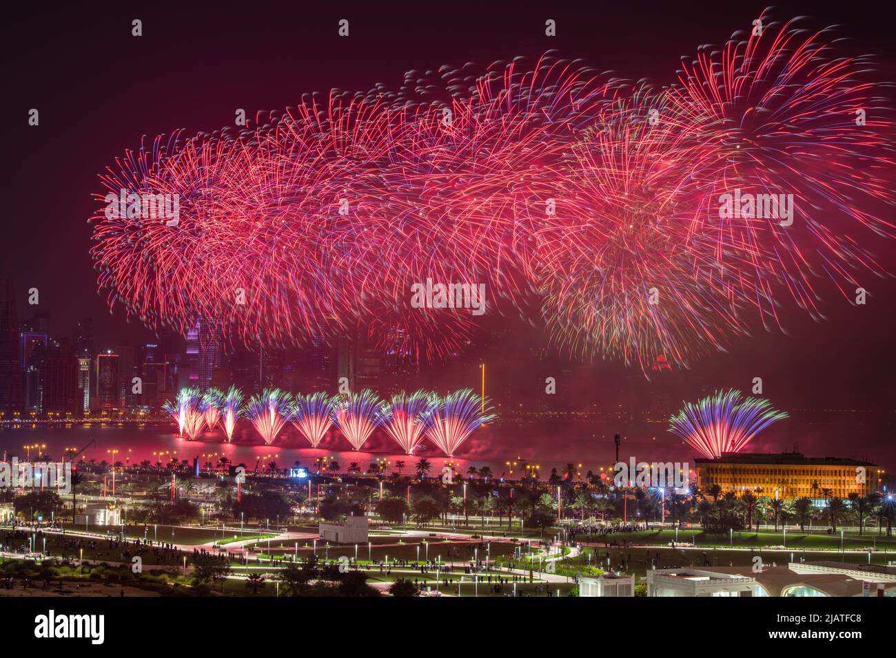 Feuerwerk an corniche in der eid Night 2021 Stockfoto