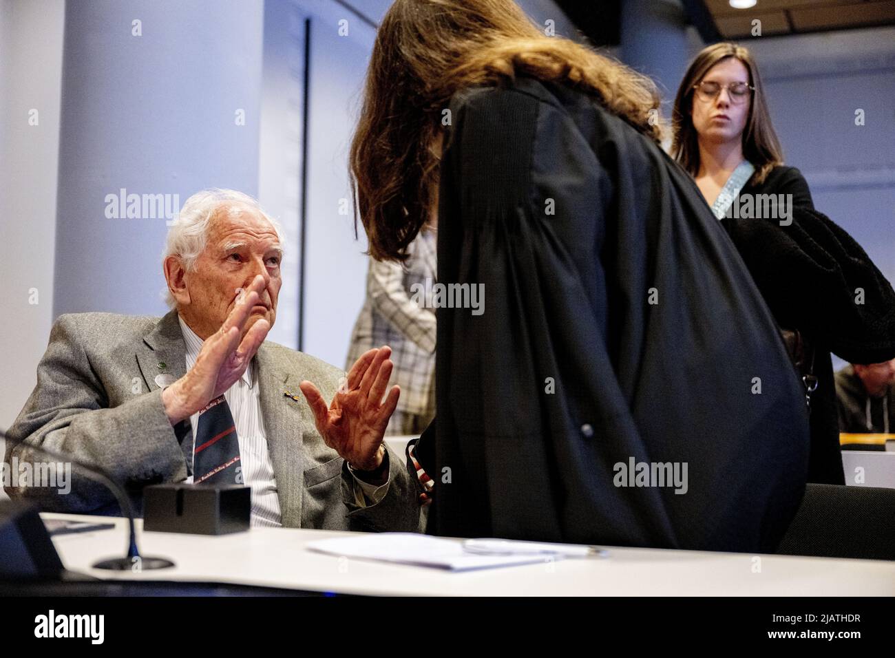 2022-06-01 10:32:30 DEN HAAG - Jan van Wagendonk vor Gericht. Das Gericht wird in dem Fall entscheiden, dass die Japanese Honorary Debts Foundation gegen den niederländischen Staat Klage erhoben hat, um eine Entschädigung für die Kriegsschäden zu erhalten, die die Holländer während der japanischen Besatzung im ehemaligen Niederländischen Ostindien erlitten haben. ANP ROBIN UTRECHT niederlande Out - belgien Out Stockfoto