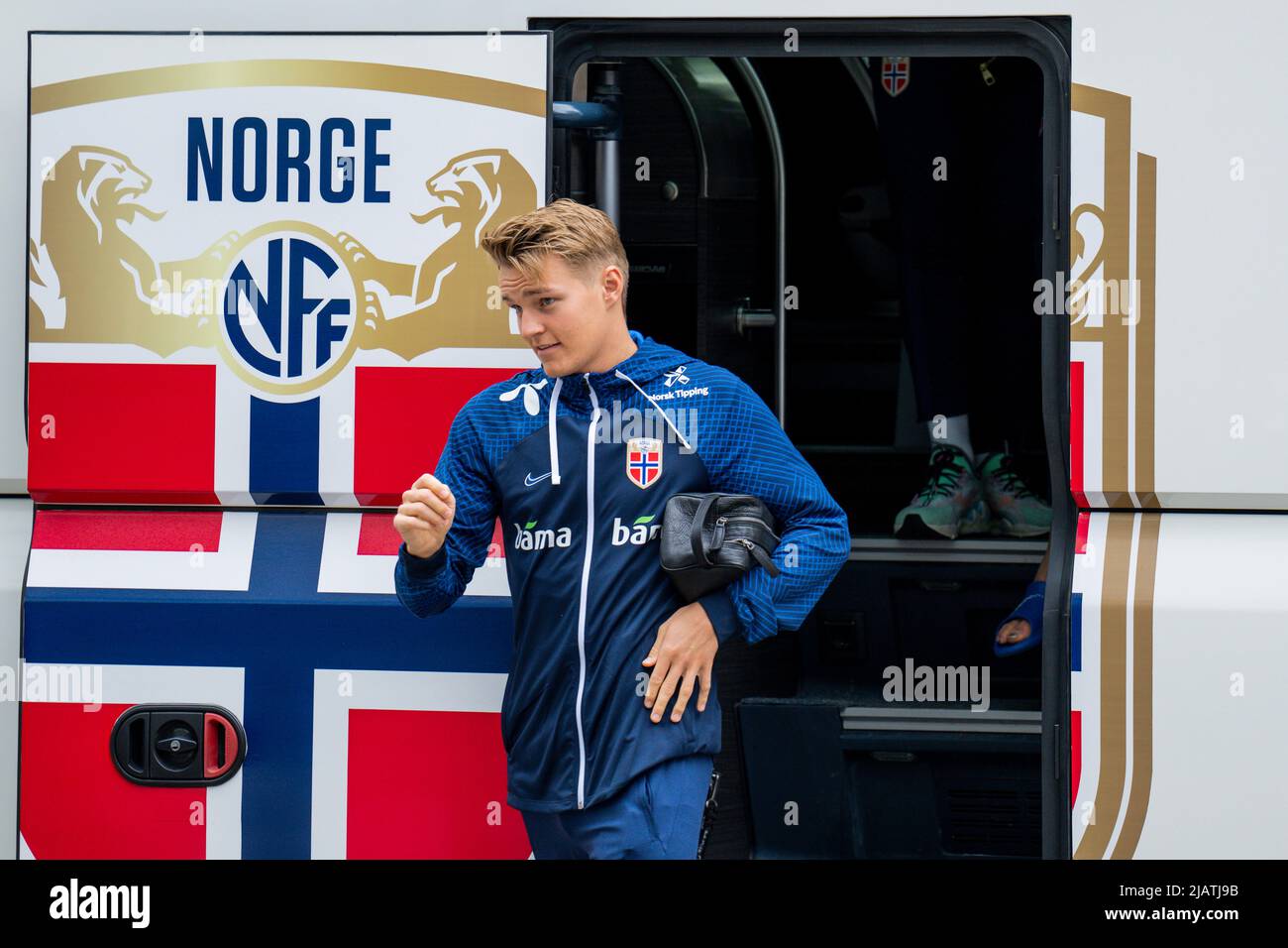 oslo-20220531-martin-oedegaard-vor-einem-training-mit-der-norwegischen