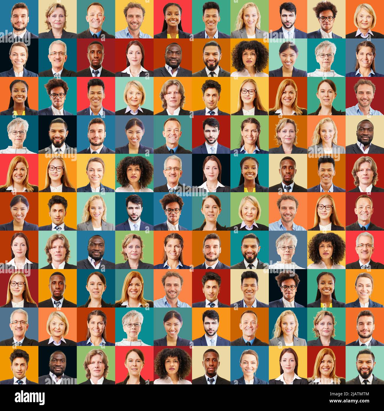 Porträtcollage von diversen Geschäftsleuten vor farbenfrohen Hintergründen als Teamkonzept Stockfoto