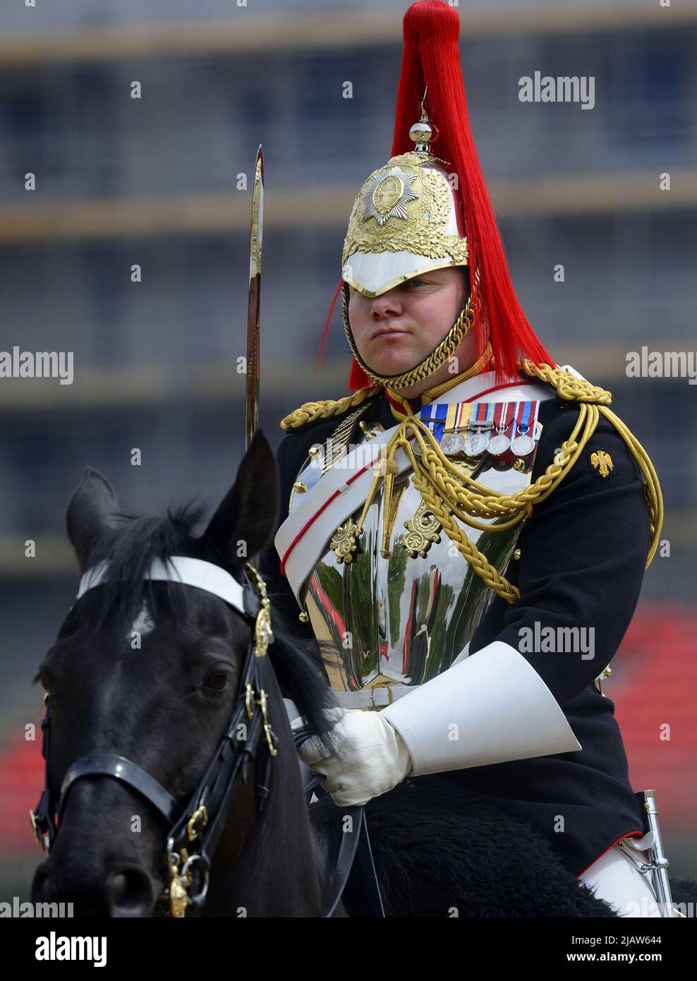 London, England, Großbritannien. Täglicher Wachwechsel bei der Horse Guards Parade - Mitglied der Blues and Royals Stockfoto