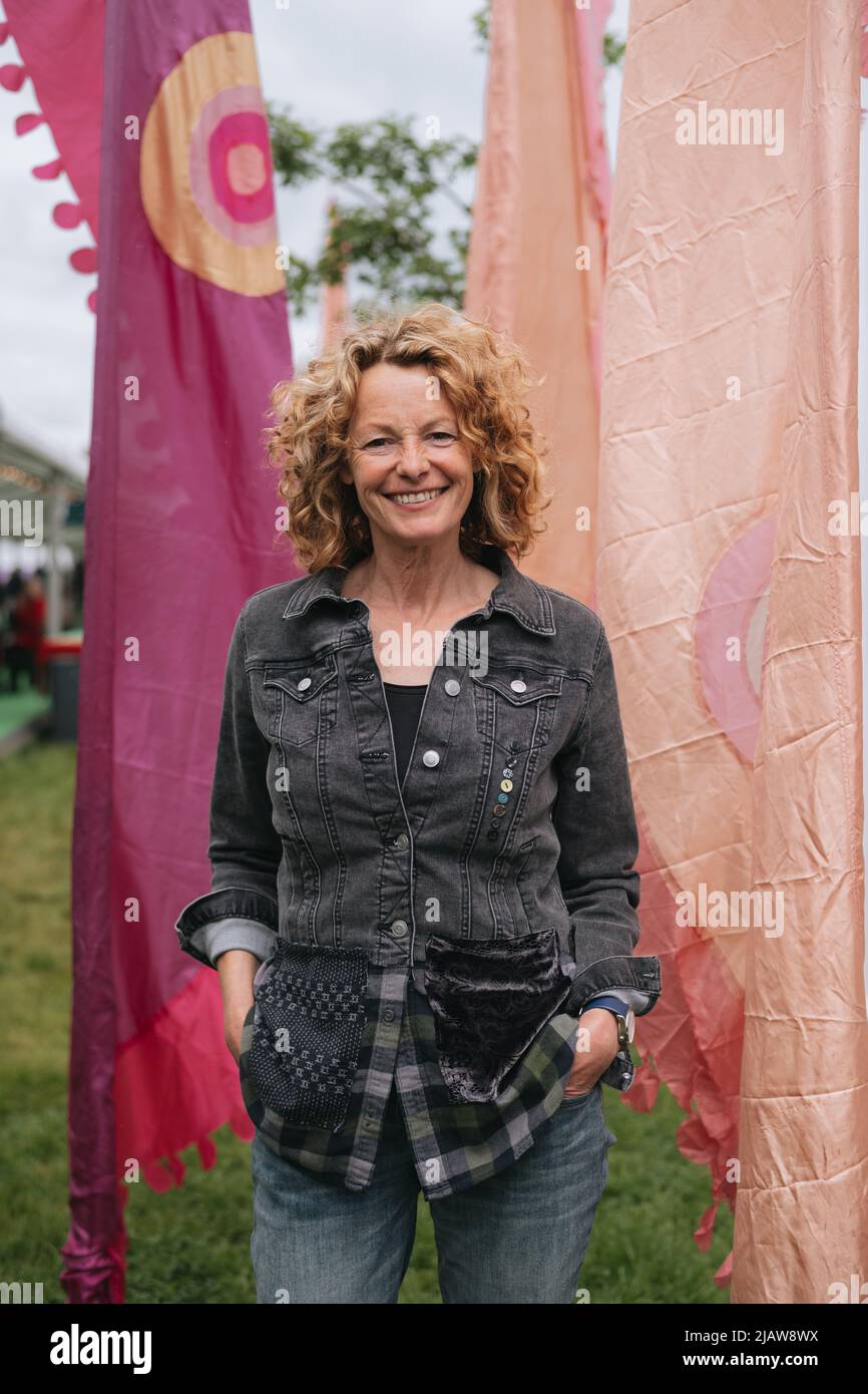 Hay-on-Wye, Wales, Großbritannien. 1.. Juni 2022. Kate Humble Portrait beim Hay Festival 2022, Wales. Quelle: Sam Hardwick/Alamy. Stockfoto
