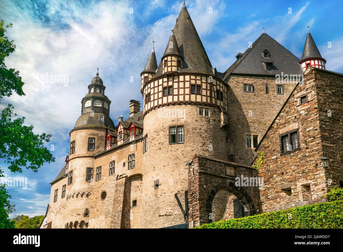 Burresheim Castle ist eine mittelalterliche Burg nordwestlich von Mayen, Rheinland-Pfalz, Deutschland Reisen und Wahrzeichen Stockfoto