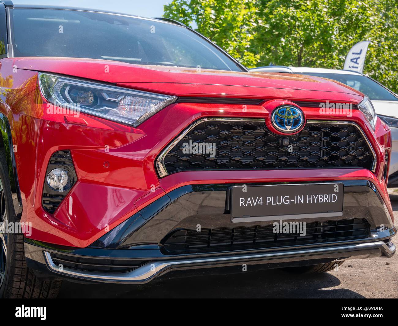 Bukarest, Rumänien - 05.20.2022: Nahaufnahme des neuen Toyota RAV4 Plug-in-Hybrid Stockfoto