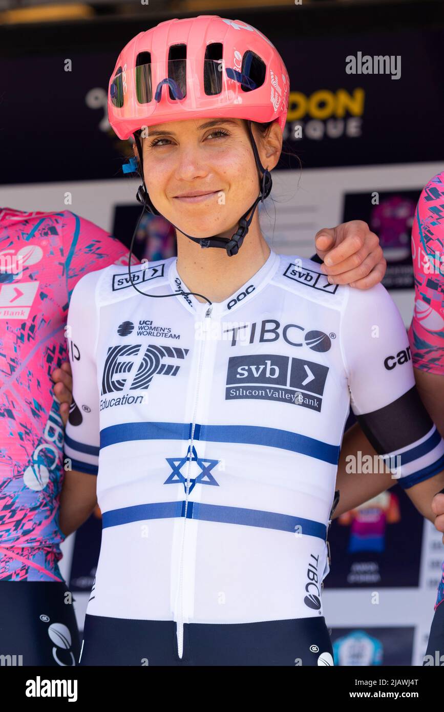 Omer Shapira von EF Education TIBCO SVB Team das RideLondon Classique Radrennen, Etappe 1, in Maldon, Essex, Großbritannien. Israel National Champion Trikot Stockfoto Omer Shapira von EF Education TIBCO SVB Team das RideLondon Classique Radrennen, Etappe 1, in Maldon, Essex, Großbritannien. Israel National Champion Trikot Stockfoto
