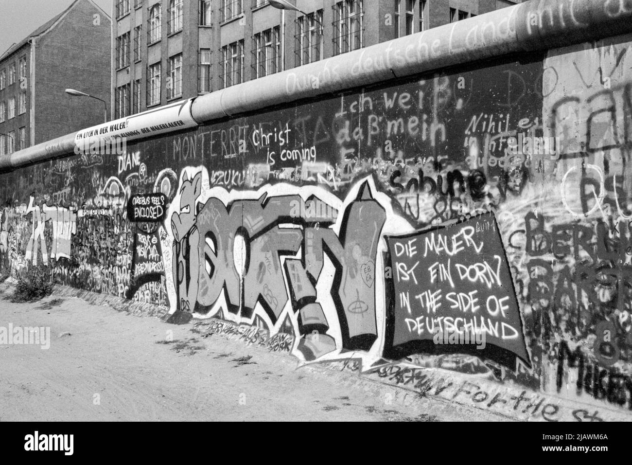 Die Berliner Mauer bei Checkpoint Charlie im Jahr 1989 Stockfoto