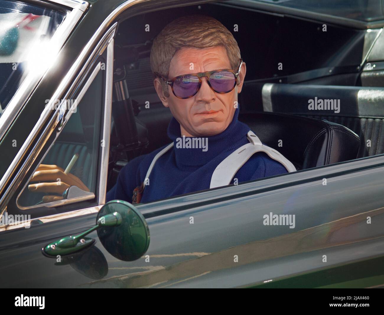 Eine Figur des Schauspielers Steve McQueen bei einer Oldtimer-Rallye in Brighton Stockfoto
