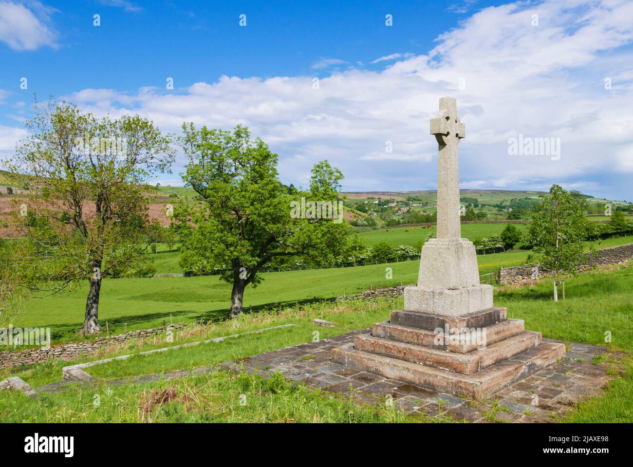 Castleton war Memorial Kreuzung zwischen den Dörfern Castleton und Danby Howe Bank Ainthorpe North York Moors National Park North Yorkshire England Großbritannien Stockfoto