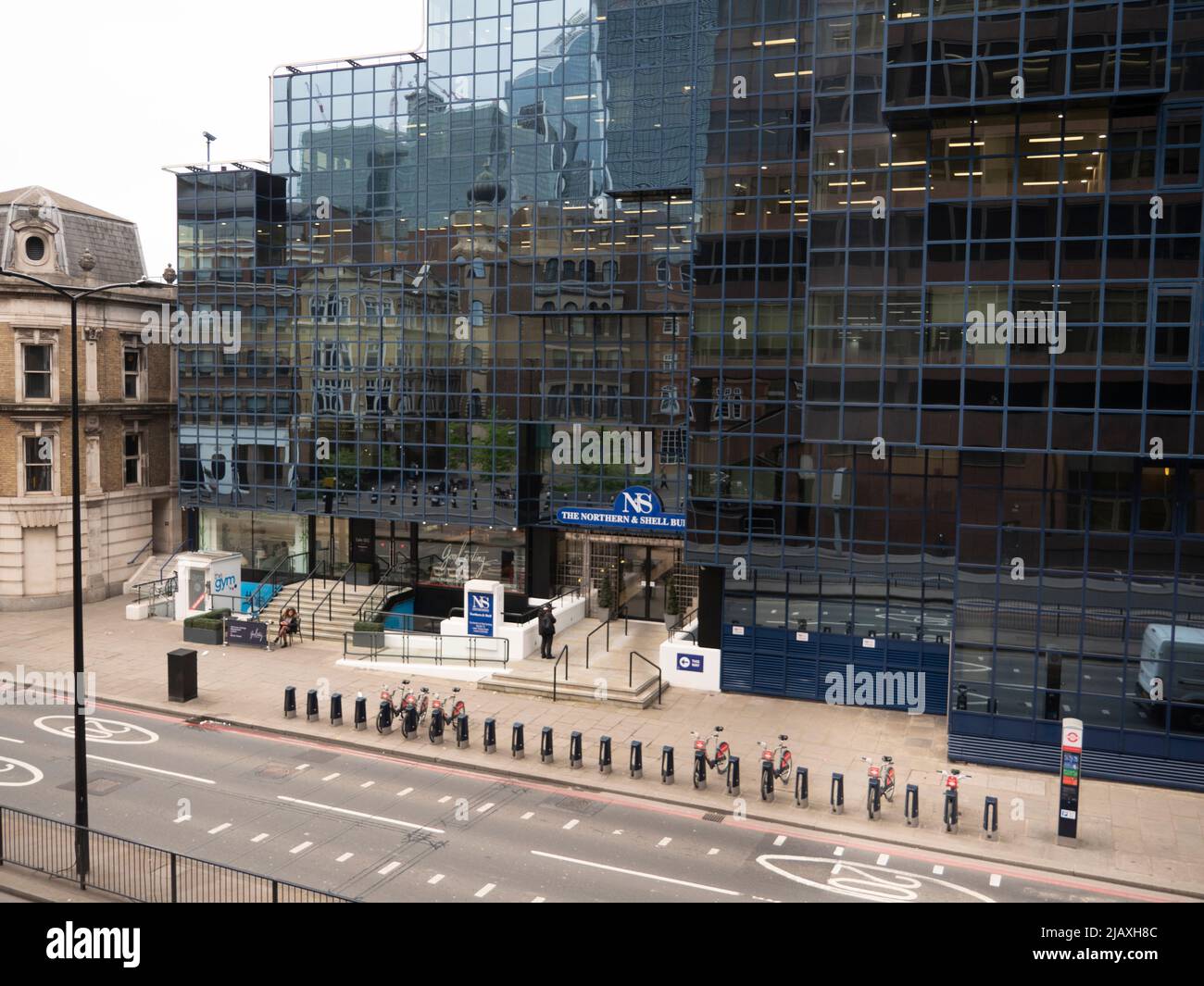Das Northern and Shell-Gebäude, London, Hauptsitz von N&S-Unternehmen, die Gesundheitslotterie, Westferry Druckwerke und N&S Ventures, Stockfoto