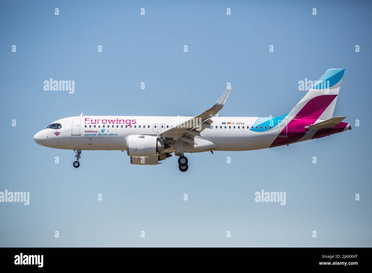 Barcelona, Spanien. 31.. Mai 2022. Ein Flugzeug der Eurowings GmbH wird am Flughafen El Prat landen sehen. Kredit: SOPA Images Limited/Alamy Live Nachrichten Stockfoto