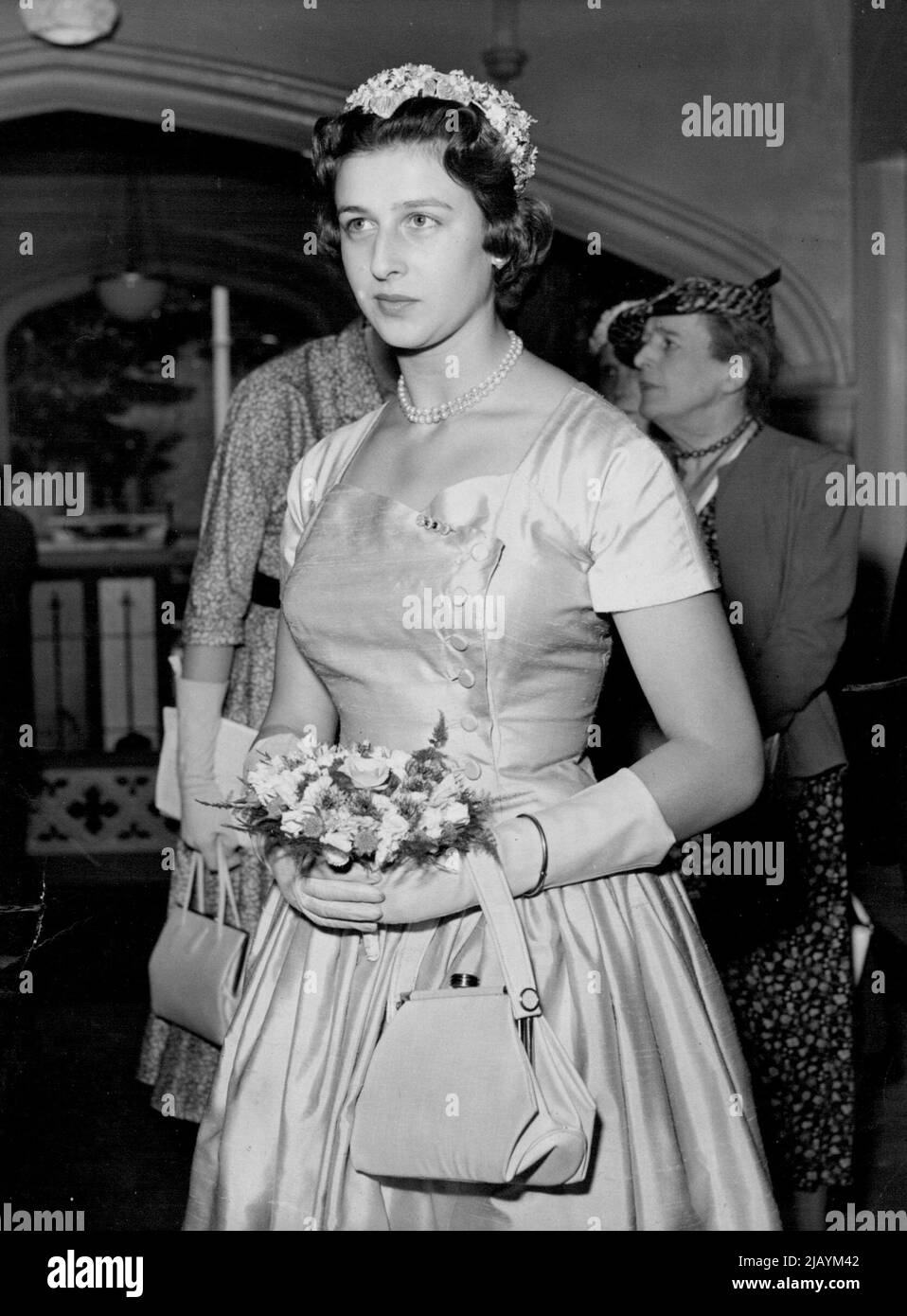 Royal Patroness -- Eine charmante Nahaufnahme von S.R.H. Prinzessin Alexandra von Kent, kurz nach ihrer Ankunft in der Royal Soldiers Daughters School, Hampstead heute Nachmittag. Ihre Königliche Hoheit Prinzessin Alexandra von Kent besuchte heute die Royal Soldiers Daughters School in Hampstead anlässlich des jährlichen Tages und der Preisverleihung der Schule, die in diesem Jahr ihr hundertjähriges Bestehen feiert. Die Prinzessin, die Patronin der Schule ist, überreichte die Preise. Prinzessin Alexandra, von Kent, besuchte kürzlich eine Schulfunktion in Hampstead, London. Als Patronin der Schule überreichte die Prinzessin jährliche Preise. J Stockfoto