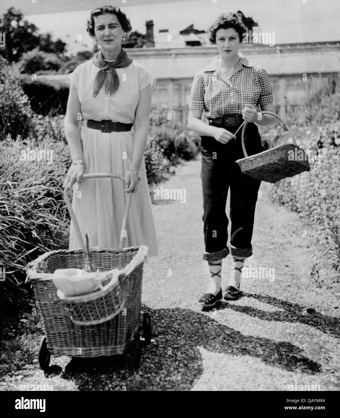Prinzessin Manna Mit Prinzessin Alexandra - Allgemeine Szenen & Porträts. 07. September 1954. Stockfoto