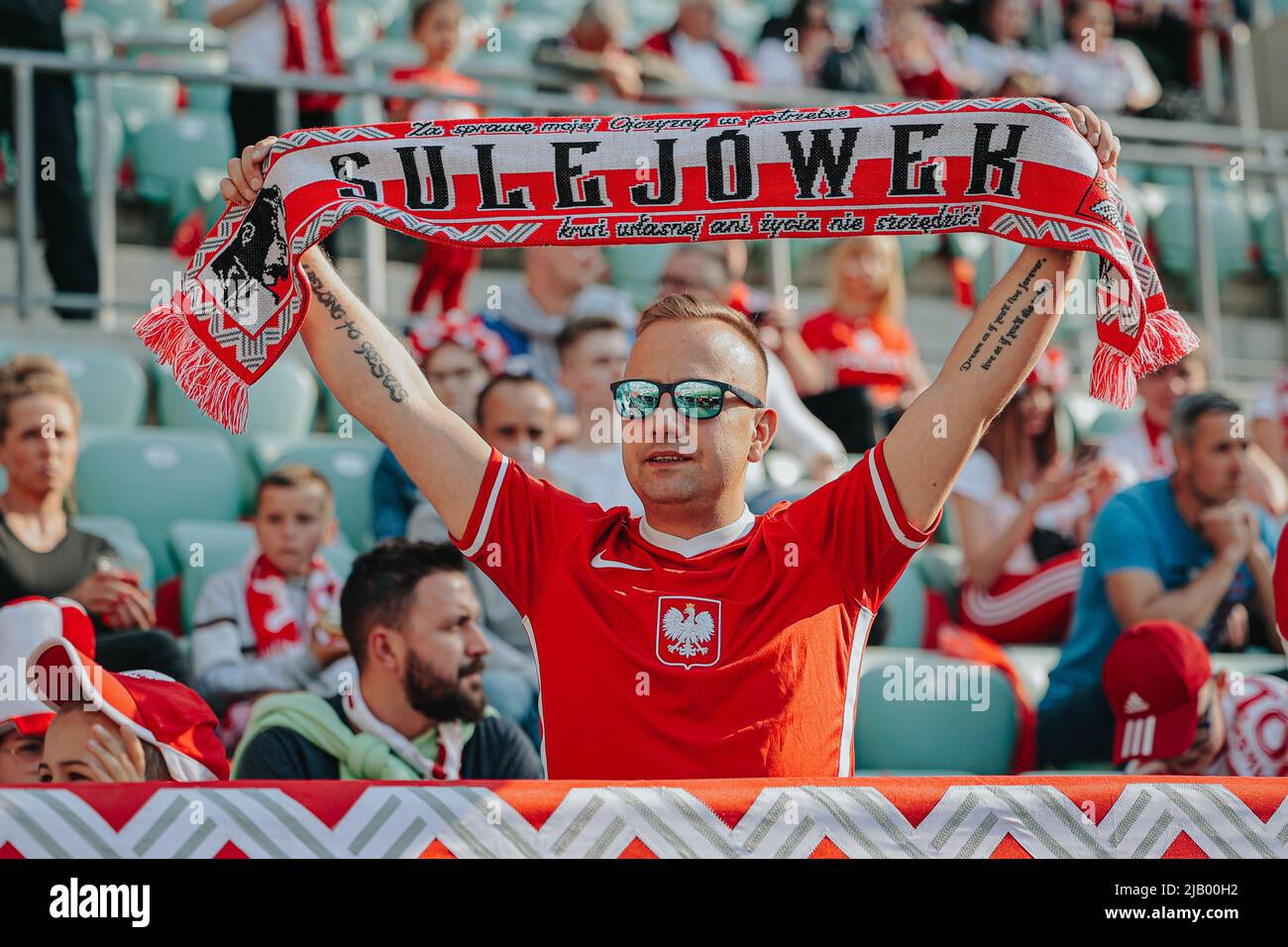 Breslau, Breslau, Polen. 1.. Juni 2022. In WrocÅ‚AW in der Tarczynski Arena - die polnische Nationalmannschaft besiegte die walisische Mannschaft 2: 1 auf dem Foto: Polnische Fans (Bildquelle: © Krzysztof Zatycki/ZUMA Press Wire) Bildquelle: ZUMA Press, Inc./Alamy Live News Stockfoto