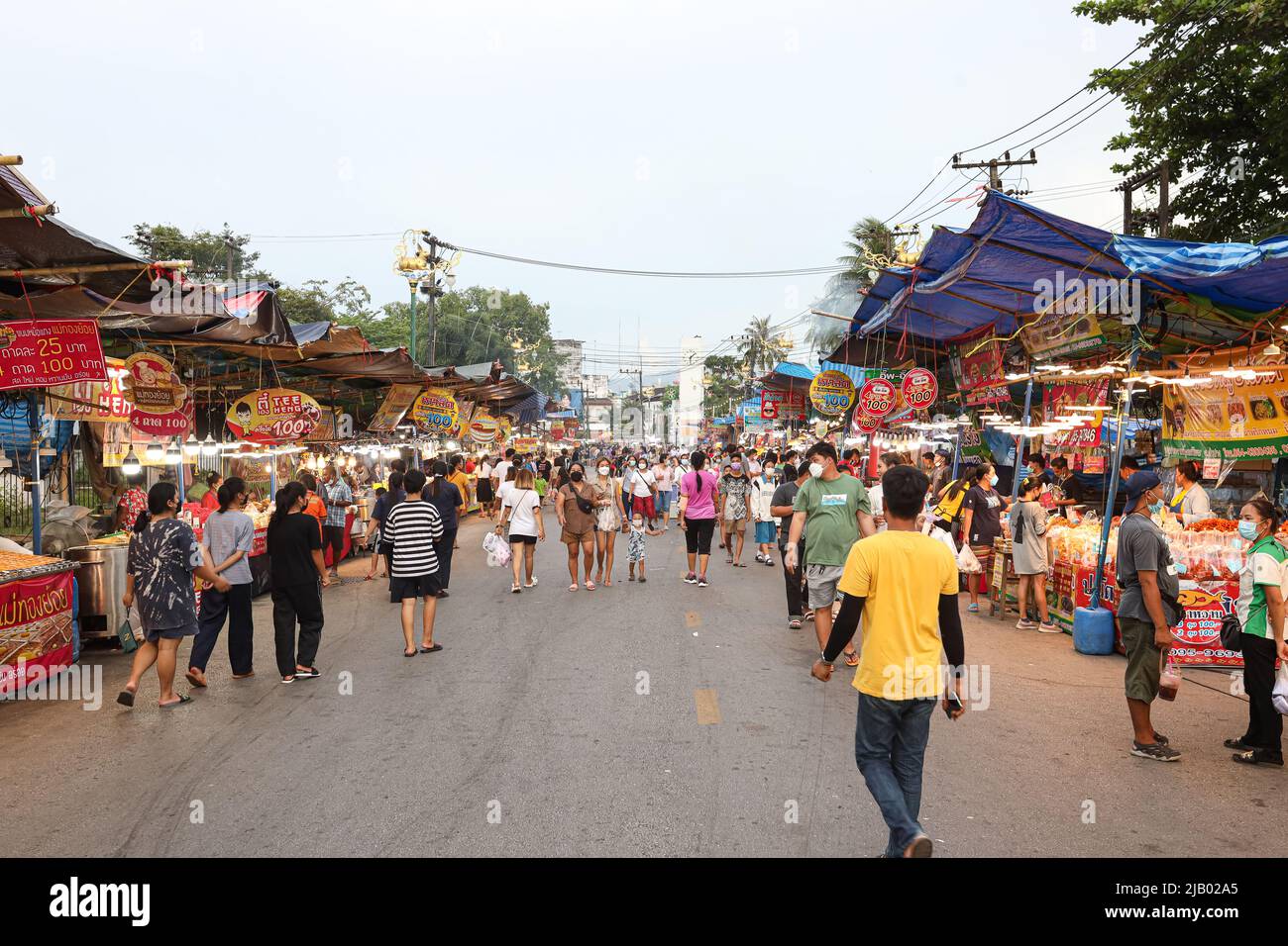 Chanthaburi, Thailand. 01.. Juni 2022. Flohmarkt rund um das Chanthaburi Good Product Festival, Chan Fun Fresh 2022. Quelle: Pacific Press Media Production Corp./Alamy Live News Stockfoto