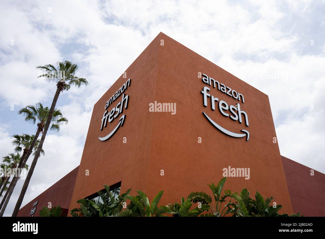 Das Amazon Fresh-Lebensmittelgeschäft in Irvine, Kalifornien, gesehen am Sonntag, 8. Mai 2022. Amazon Fresh ist eine Tochtergesellschaft des E-Commerce-Unternehmens Amazon.com. Stockfoto