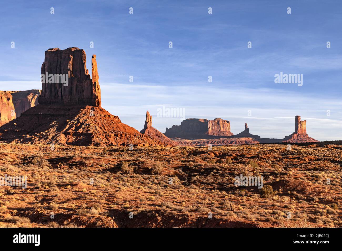 AZ00422-00....ARIZONA - Sandsteinbutten im Monument Valley Navajo Tribal Park. Stockfoto