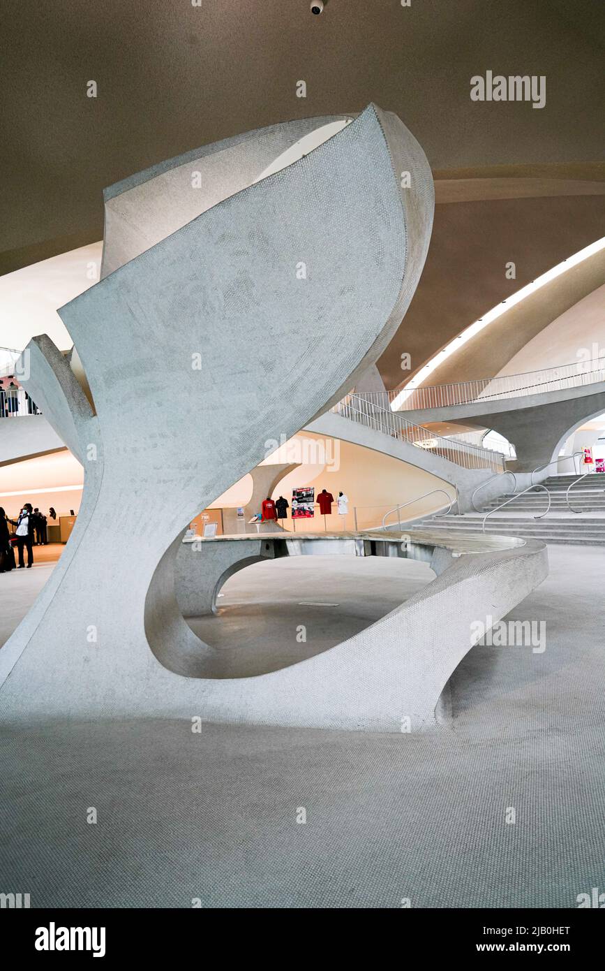 New York, TWA Hotel im stillgelegten und umfunktionierten Trans World Airlines Terminal am Flughafen JFK, ursprünglich von Eero Saarinen im Jahr 1960s entworfen. Stockfoto