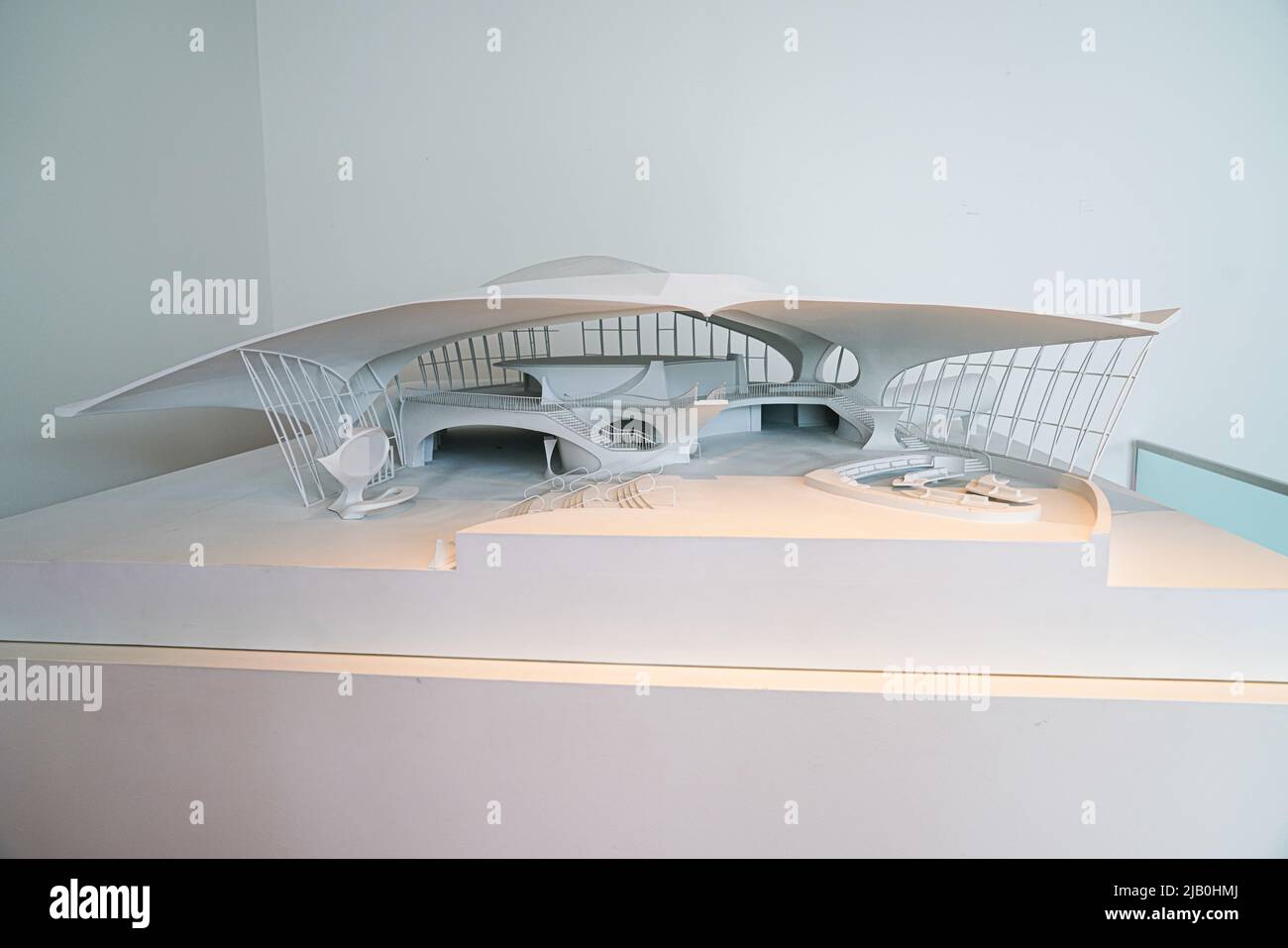 Architekturmodelle können hocheffektive Kommunikationswerkzeuge sein, die es den Menschen ermöglichen, den Raum zu visualisieren und Produkte und Design zu verstehen. Stockfoto