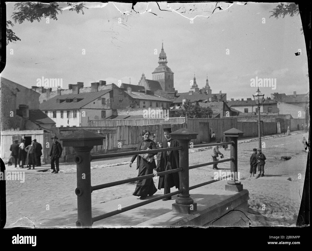 Piotrków Trybunalski Panorama der Stadt mit der Pfarrkirche des Heiligen. Jacob Janowski, Stanisław (1866 1942) Stockfoto