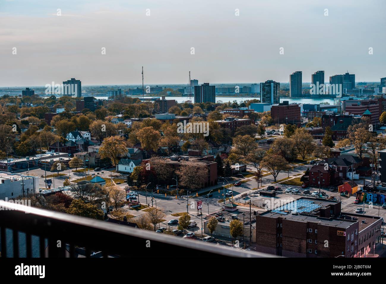 Panoramafild der Westseite von Windsor Ontario mit Blick auf Detroit Michigan Stockfoto