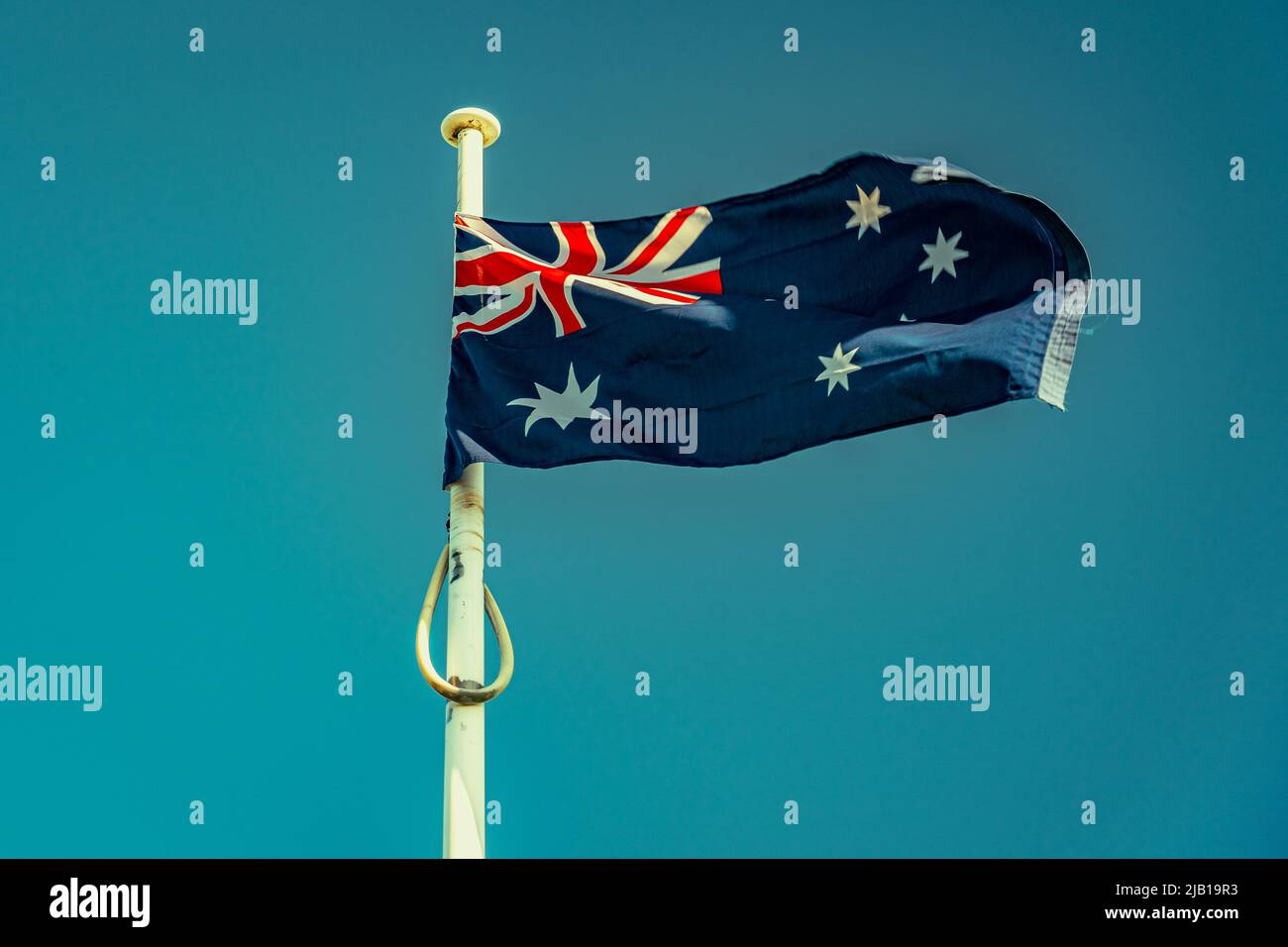 Australische Flagge winkt in der Luft (Bewegungsunschärfe) Stockfoto
