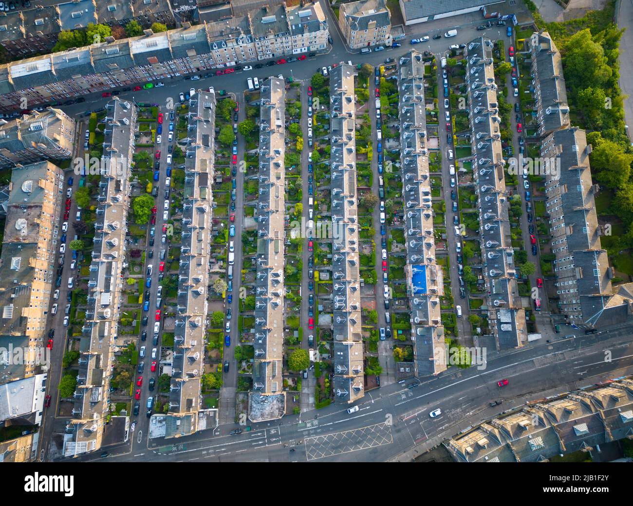 Luftaufnahme von Reihenhäusern in Colony Layout in Abbeyhill in Edinburgh, Schottland, Großbritannien Stockfoto