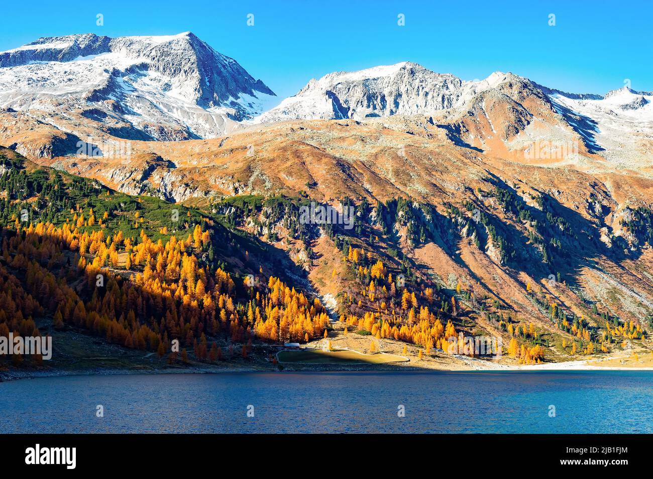 Alpenlandschaft, Berge bei Abendsonne und See, Österreich Stockfoto