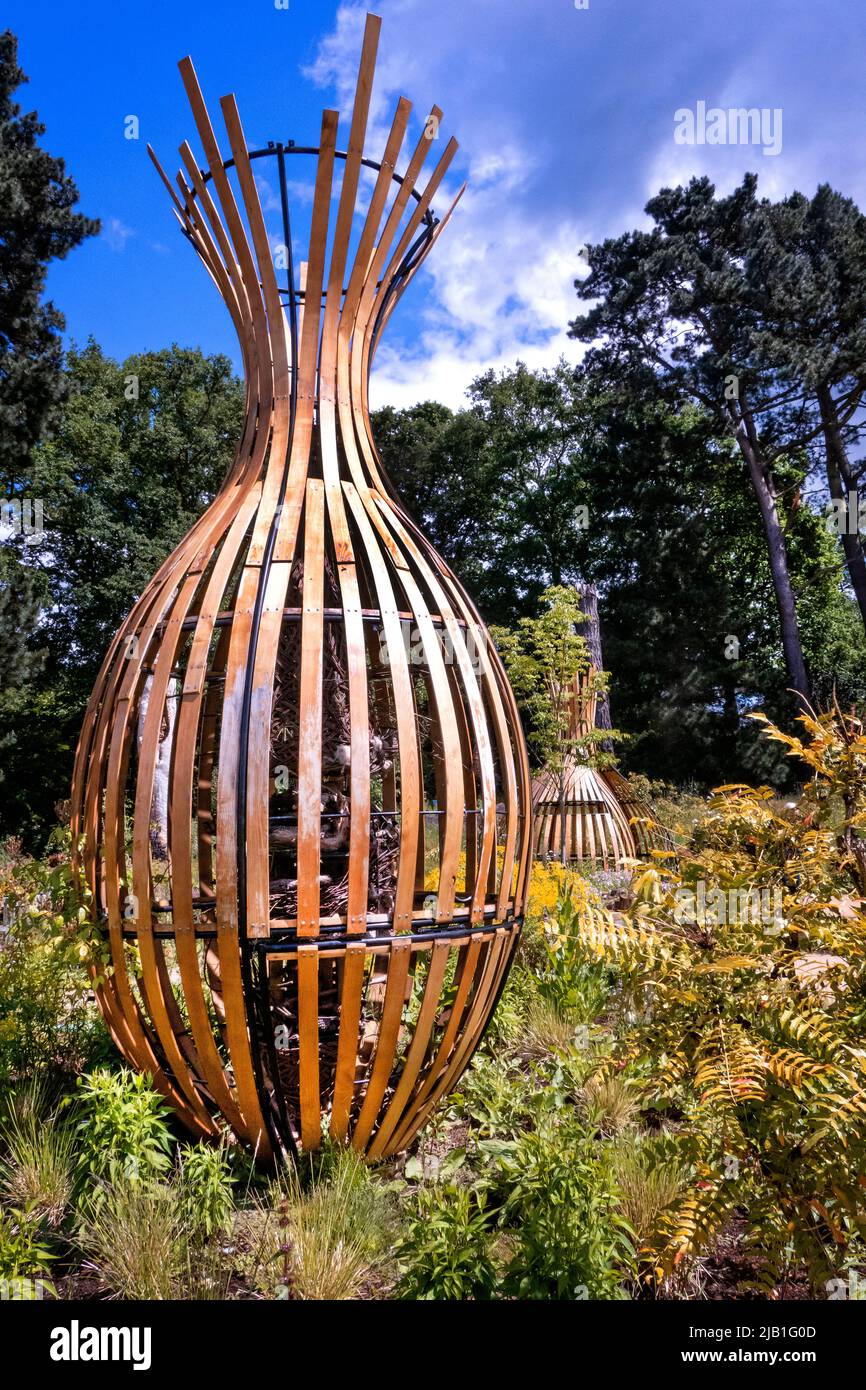 Wildlife Garden Tower von Tom Hare im RHS Wisley Garden Surrey UK Stockfoto