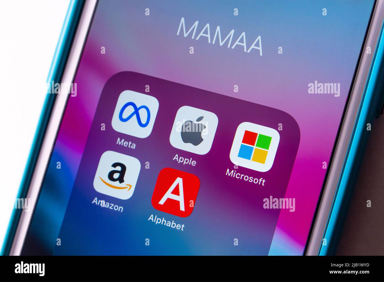 Kumamoto, JAPAN - Nov 2 2021 : MAMAA (Meta, Apple, Microsoft, Amazon & Alphabet), 5 größte und dominanteste US-Großtechniker in der IT-Branche, auf dem iPhone Stockfoto