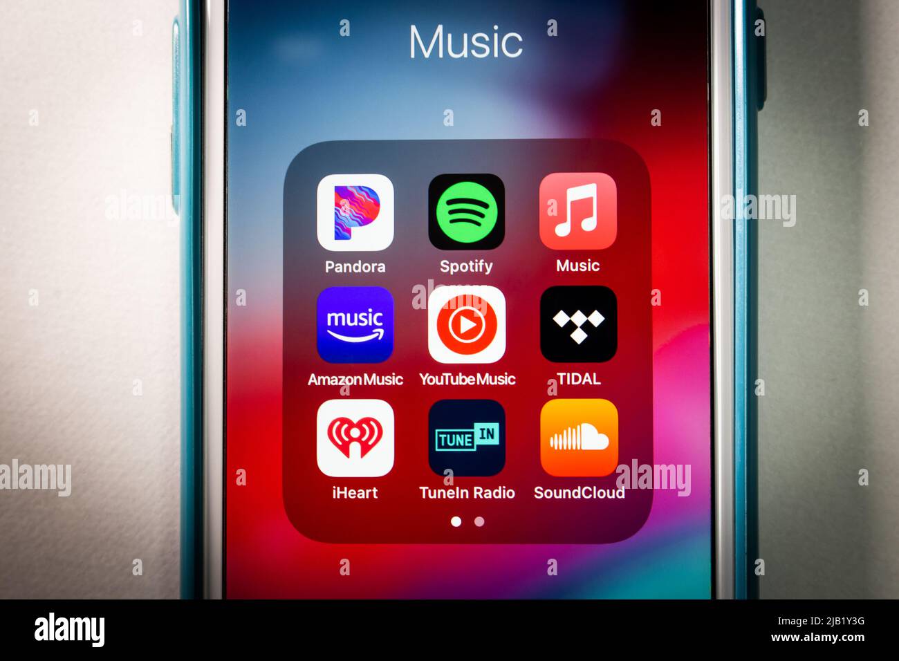 Abonnement für Musik-Streaming und Radio-Apps (Pandora, Spotify, Apple Music, Amazon Music, YouTube Music, Tidal App, iHeart, Tuneln Radio, SoundCloud) Stockfoto