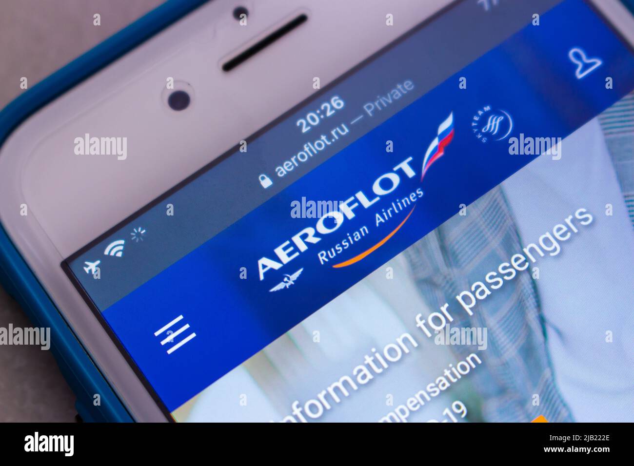 Logo von Aeroflot (PJSC Aeroflot – Russian Airlines), der Flaggengesellschaft und größten Fluggesellschaft der Russischen Föderation, auf ihrer Website auf dem iPhone. Stockfoto