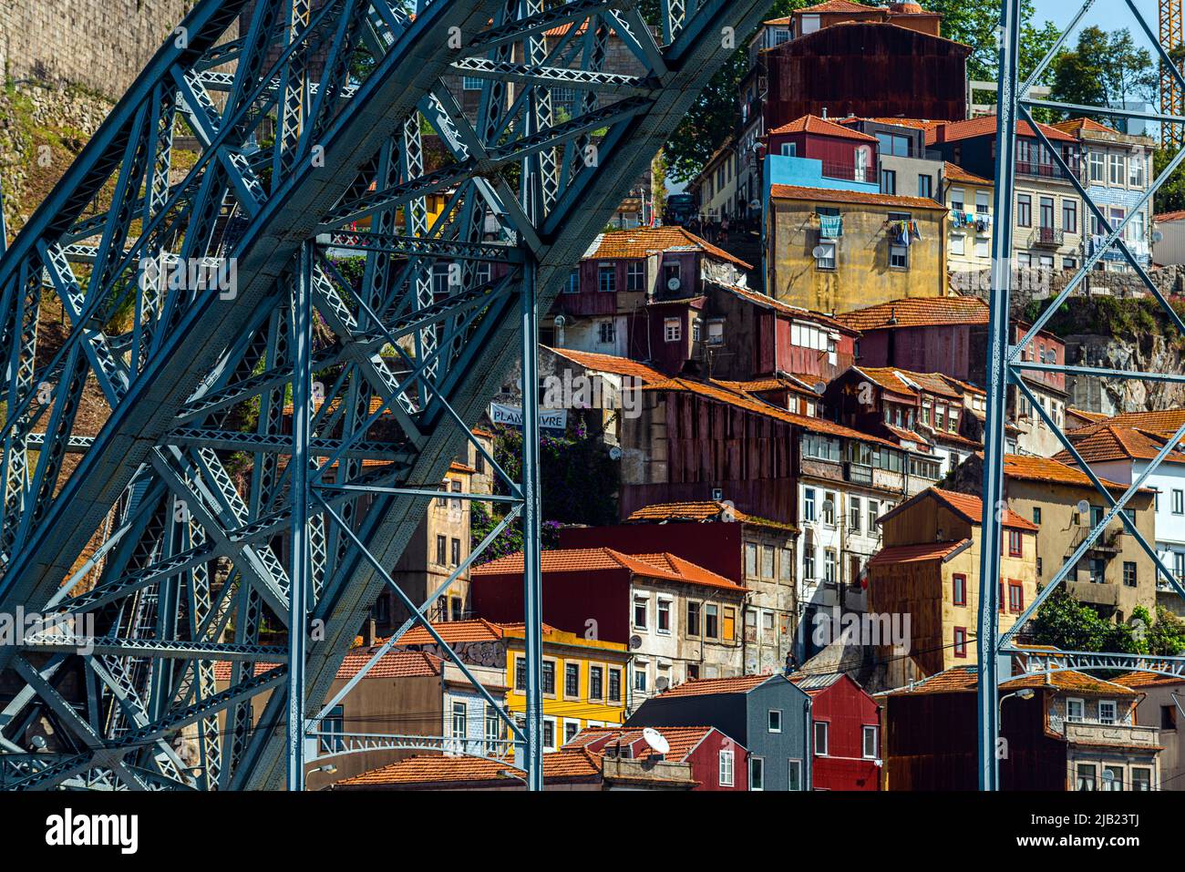 Die Brücke Ponte Luiz II über den Douro-Fluss in Porto, Portugal Stockfoto