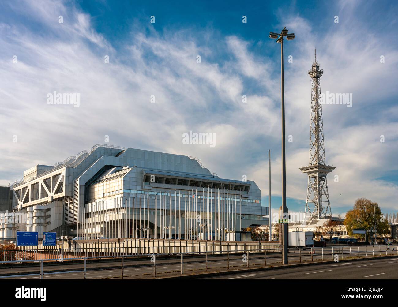 Der neu restaurierte Berliner Funkturm auf dem Messegelände in der Masurenallee, Berlin Stockfoto