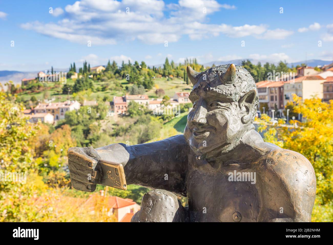 Statue des Teufels beim Selfie in Segovia, Spanien Stockfoto