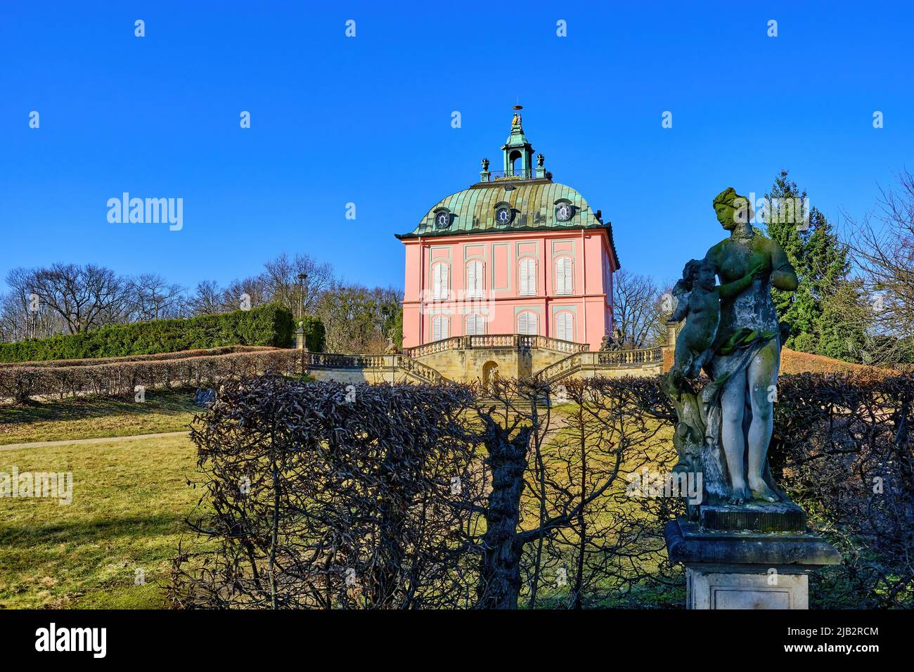 Moritzburg vor Dresden, Sachsen, Deutschland, 1. März 2022: Das Fasan-Schloss mitten in der Fasanterie des Moritzburg-Schlossparks. Stockfoto