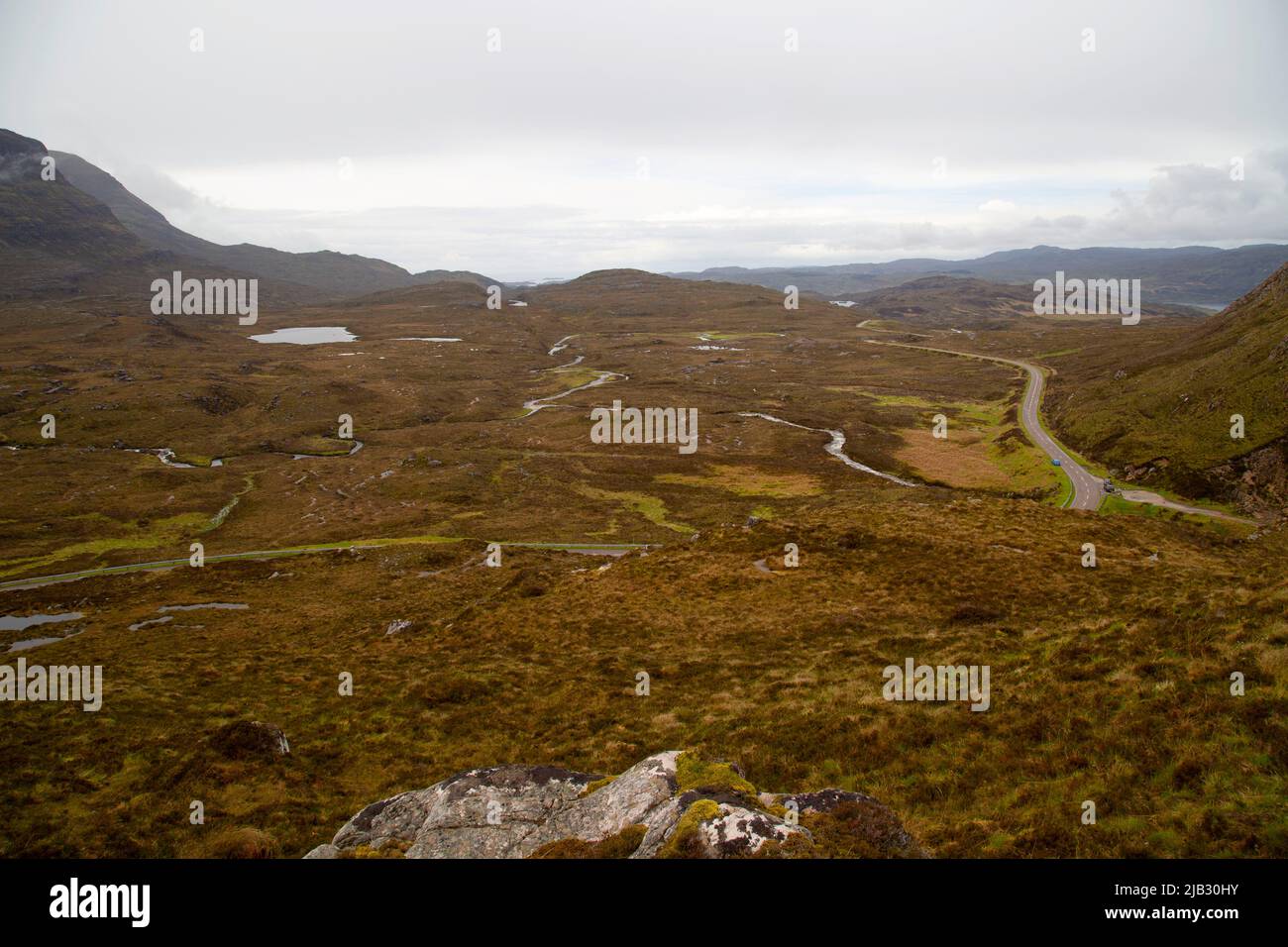 Schottische Nordküste 500 Touristenroute in der Nähe von Loch nan Eun, Assant, Schottland Stockfoto