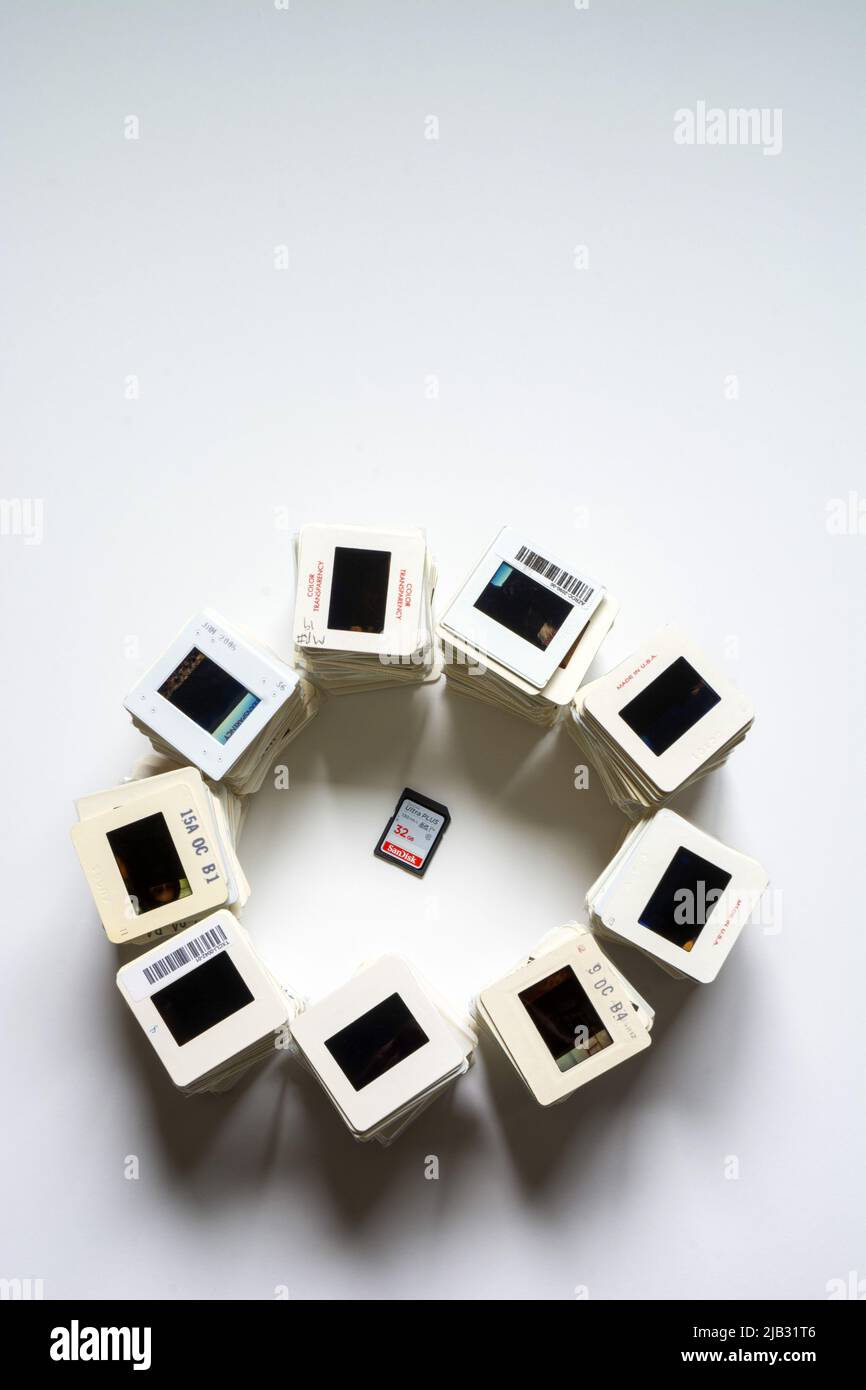 Datenspeicherung im Vergleich zur analogen Technologie. Stockfoto