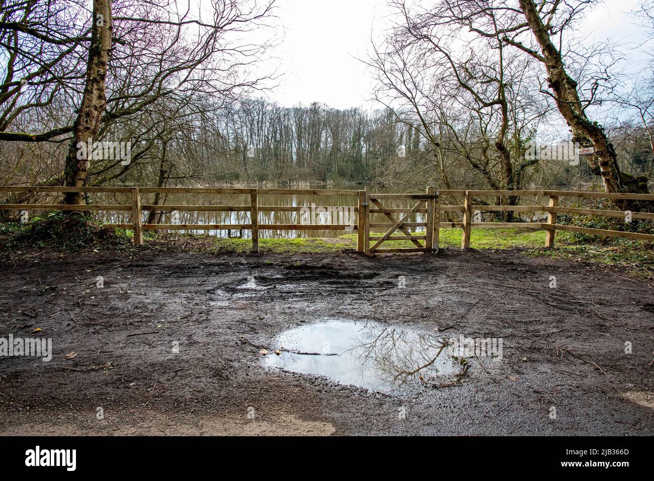 Der Moat Sandbach blitzt auf dem Fischsee in Moston, der Stadt, in Großbritannien Stockfoto