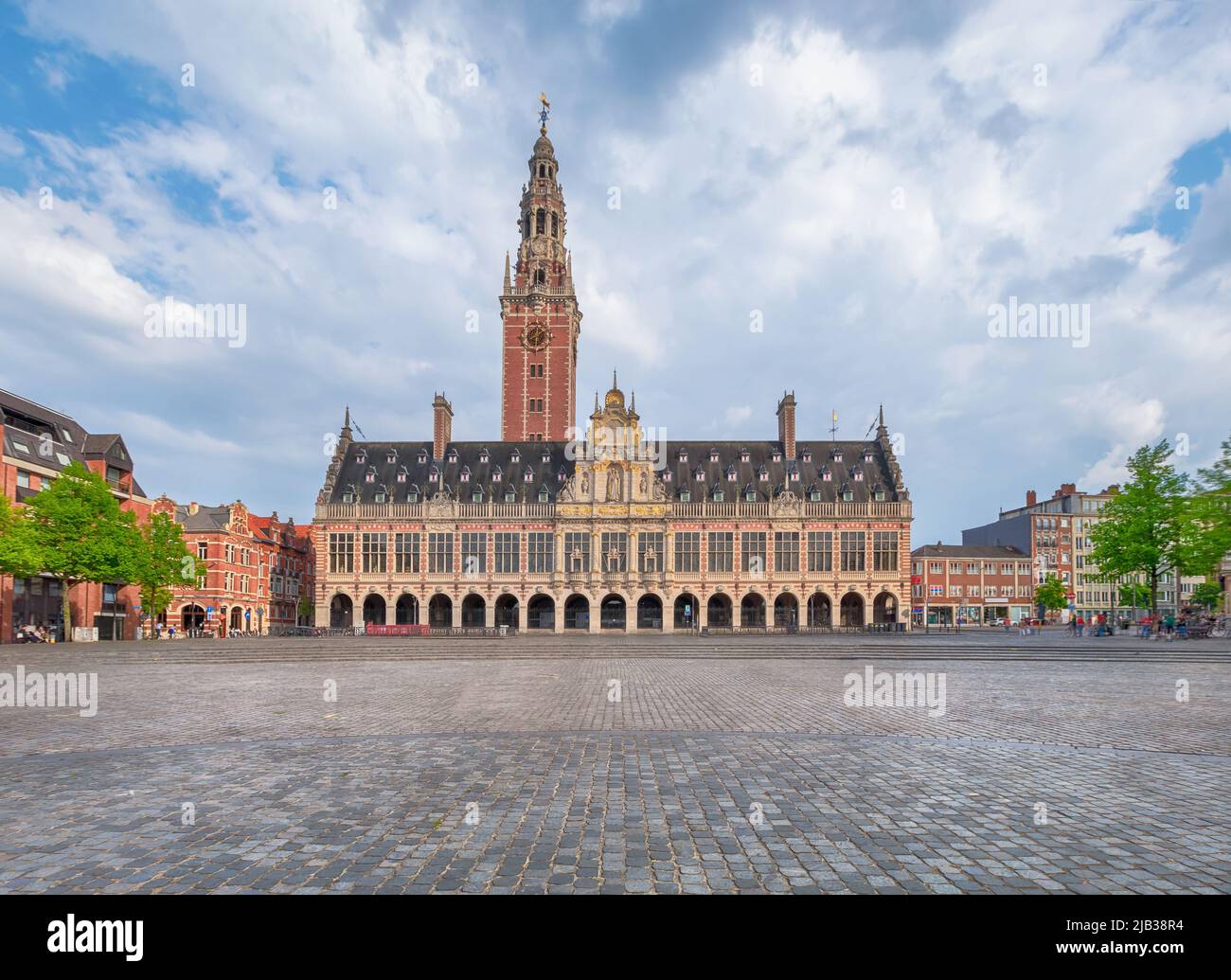 Leuven, Belgien. Gebäude der Universitätsbibliothek von Leuven am Ladeuze-Platz Stockfoto