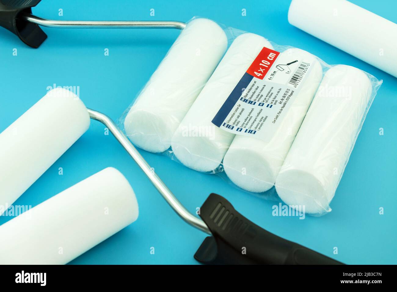 Hamburg, Deutschland - Juni 2 2022: Schaumstoff-Paint-Roller-Set Stockfoto