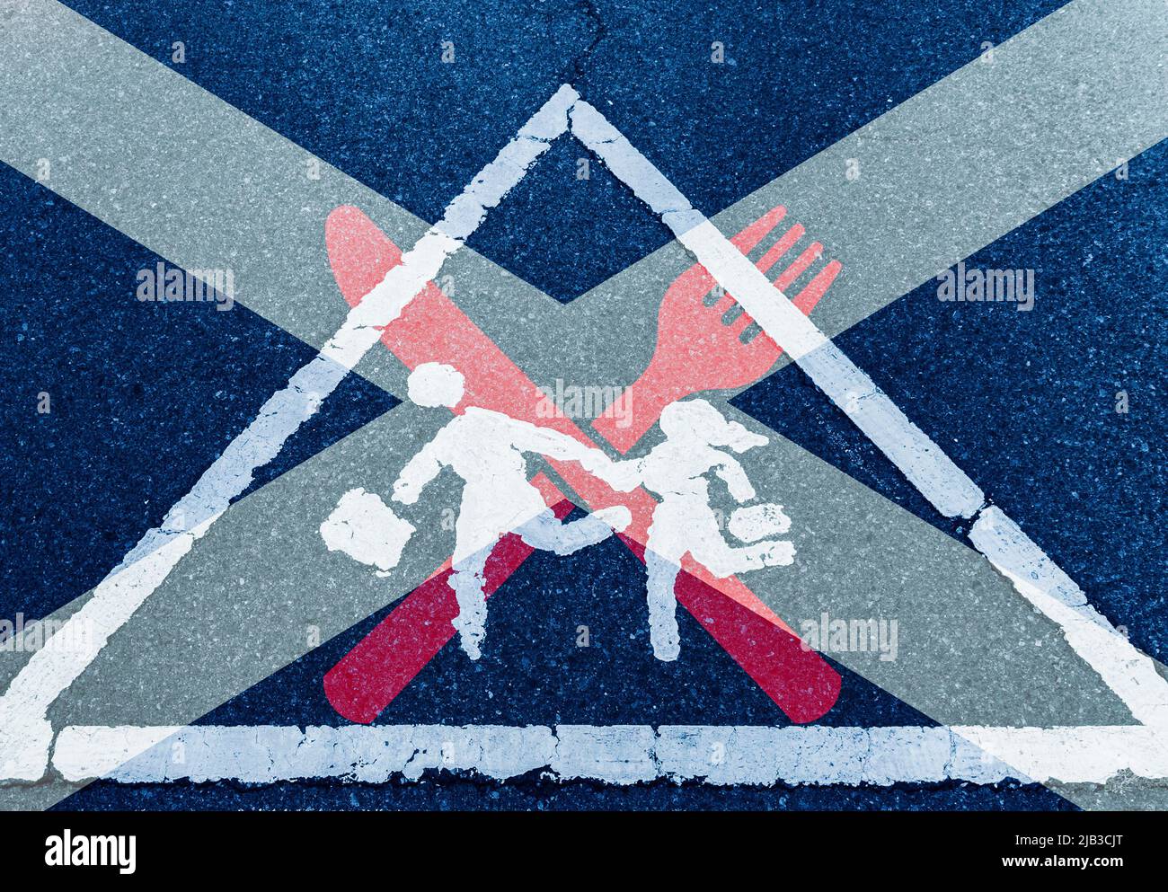 Flagge Schottlands und Straßenmarkierung der Schule voraus. Kostenlose Schulmahlzeiten Konzept Bild. VEREINIGTES KÖNIGREICH Stockfoto