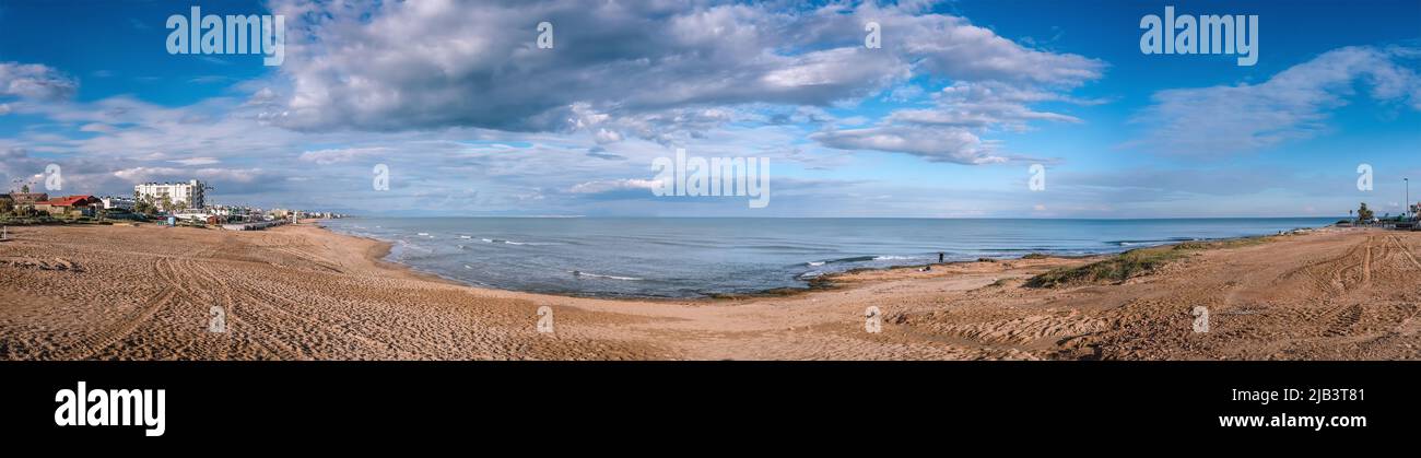 Tore La Mata Strand Panoramablick, Nebensaison Zeit. Torrevieja, Spanien Stockfoto