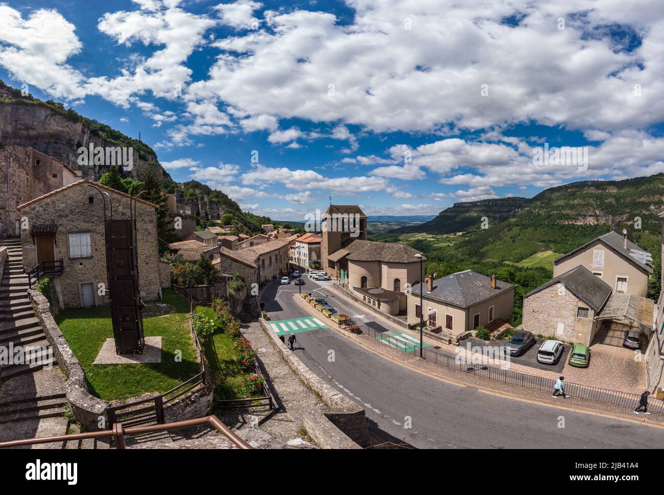 Vue panoramique du bourg et des causses Stockfoto