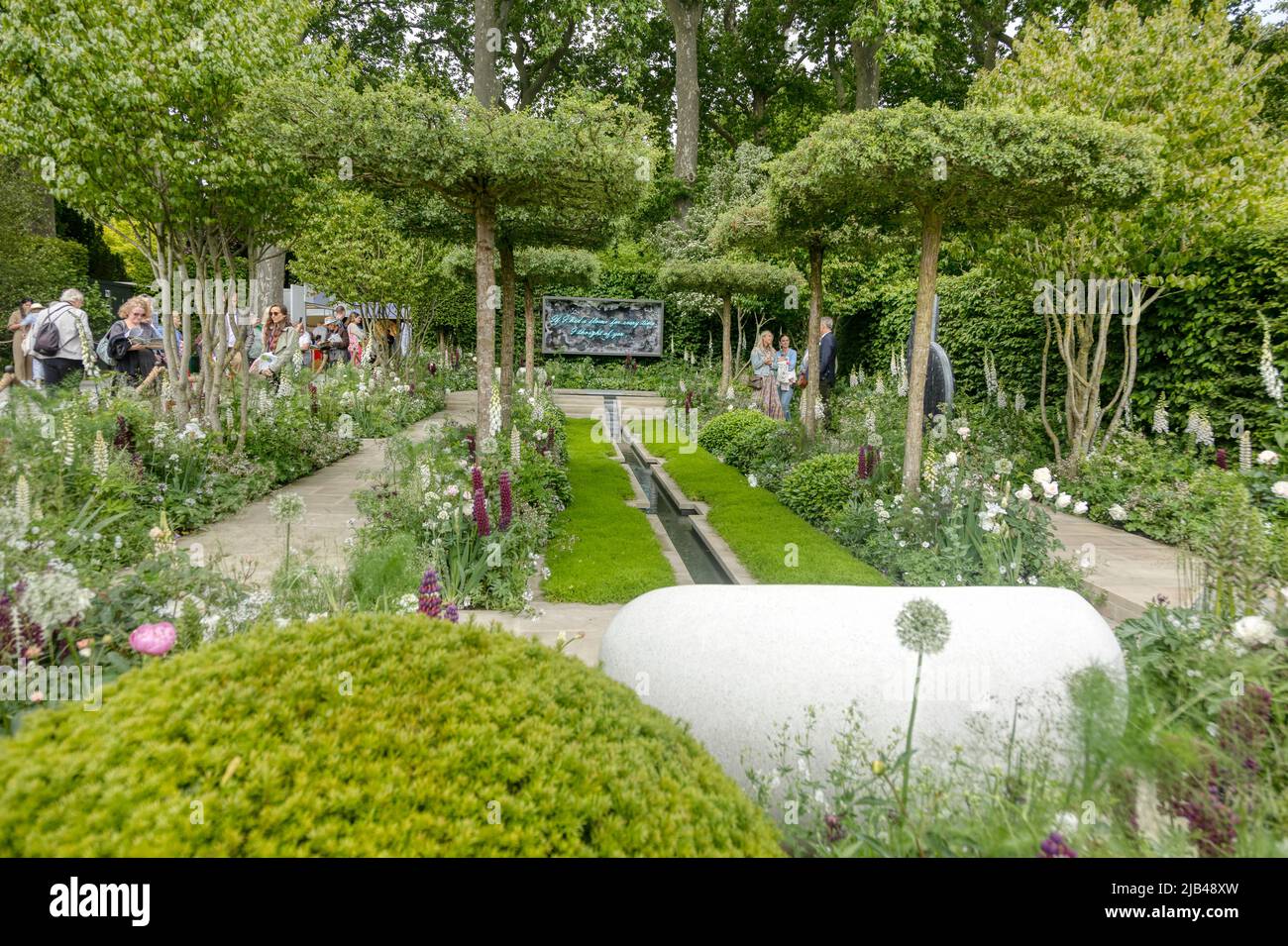 Der Perennial Garden „With Love“. RHS Chelsea Flower Show 2022 Stockfoto