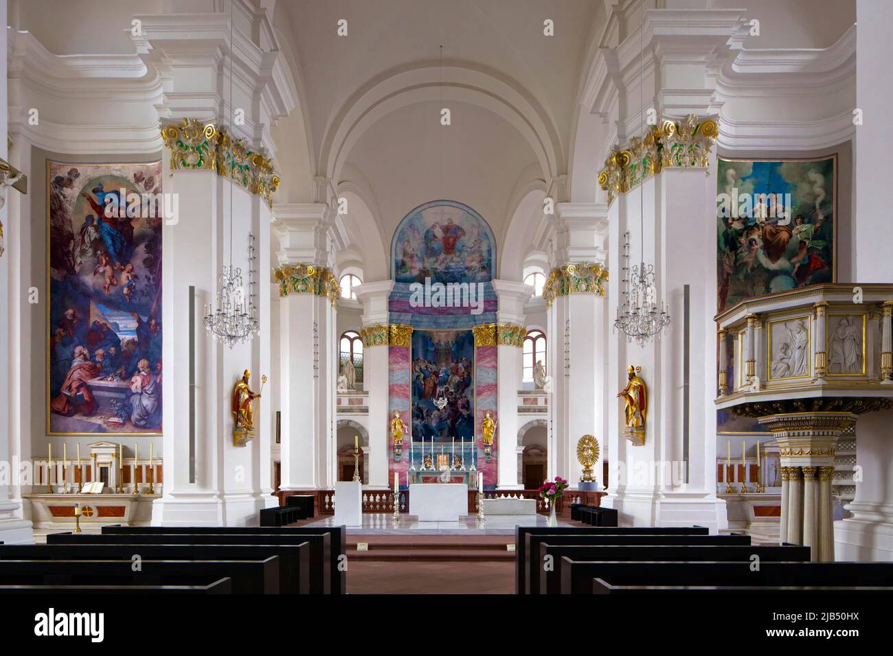 Jesuitenkirche, offiziell: Pfarrkirche des Heiligen Geistes und des Heiligen Ignatius, Barock, innen, Kirchenschiff, Kanzel, Altar, Fresko, Kurpfalz Stockfoto